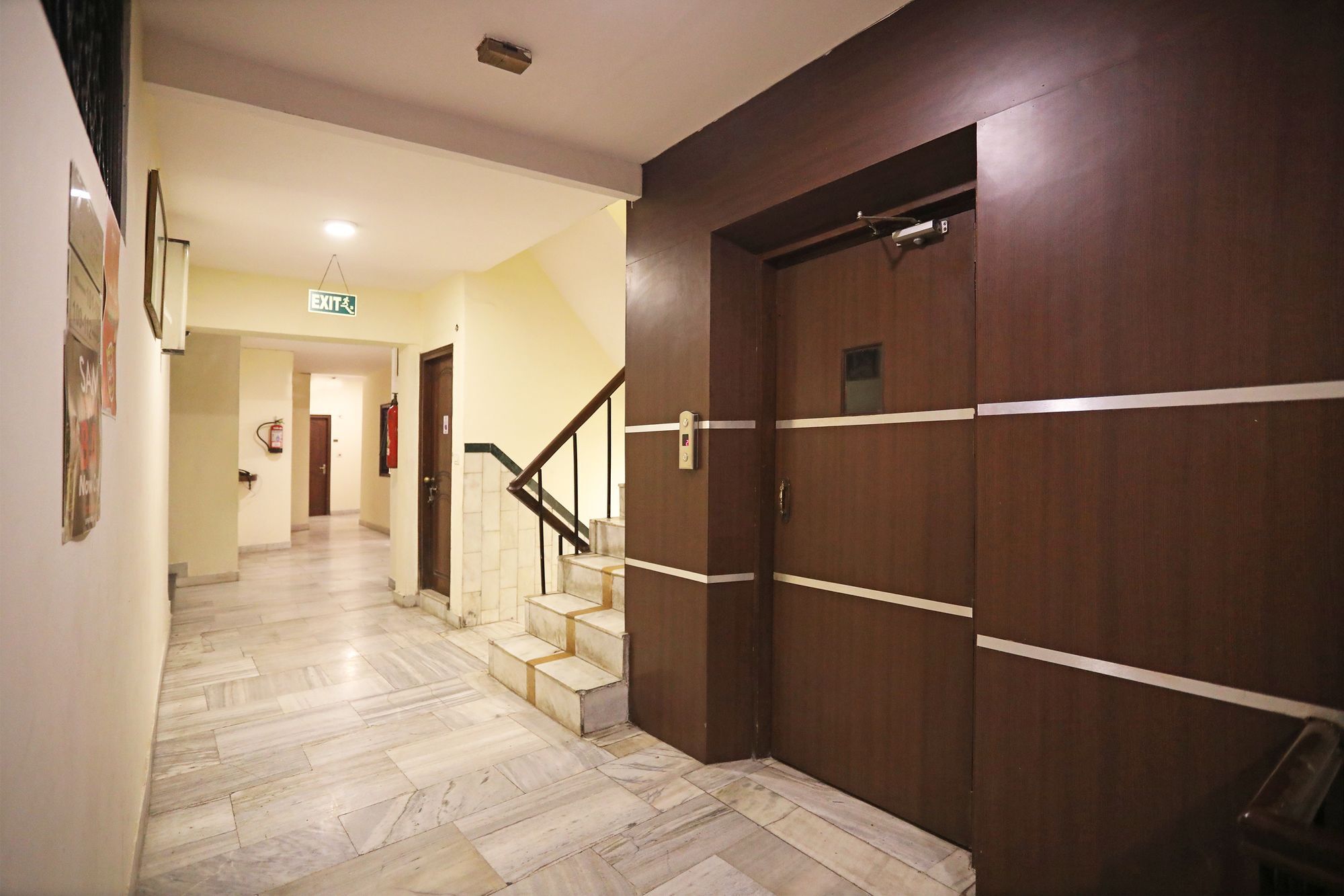 Capital O 10750 Hotel Vivek New Delhi Exterior foto